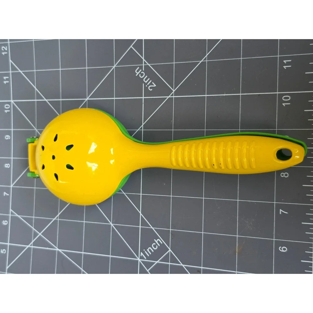Manual Citrus Juicer Dual Bowl Lemon Lime Squeezer Green Yellow Metal Hand Tool